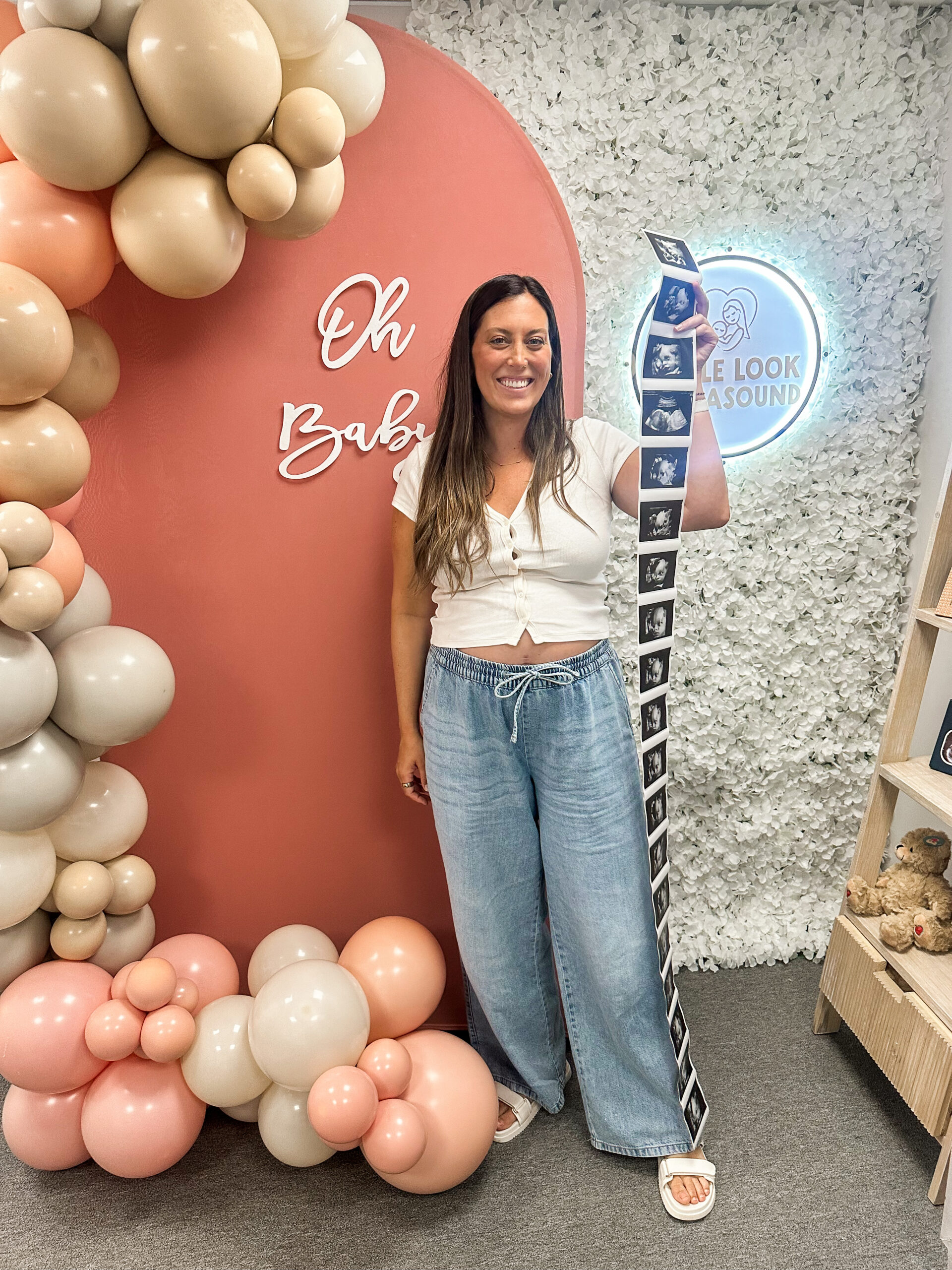 Mom ultrasound pregnant 3d 4d elective private scanning scan sonogram gender reveal nashua nh Manchester nh Salem nh Boston ma Lowell ma londonderry nh little look ultrasound near me New Hampshire Massachusetts